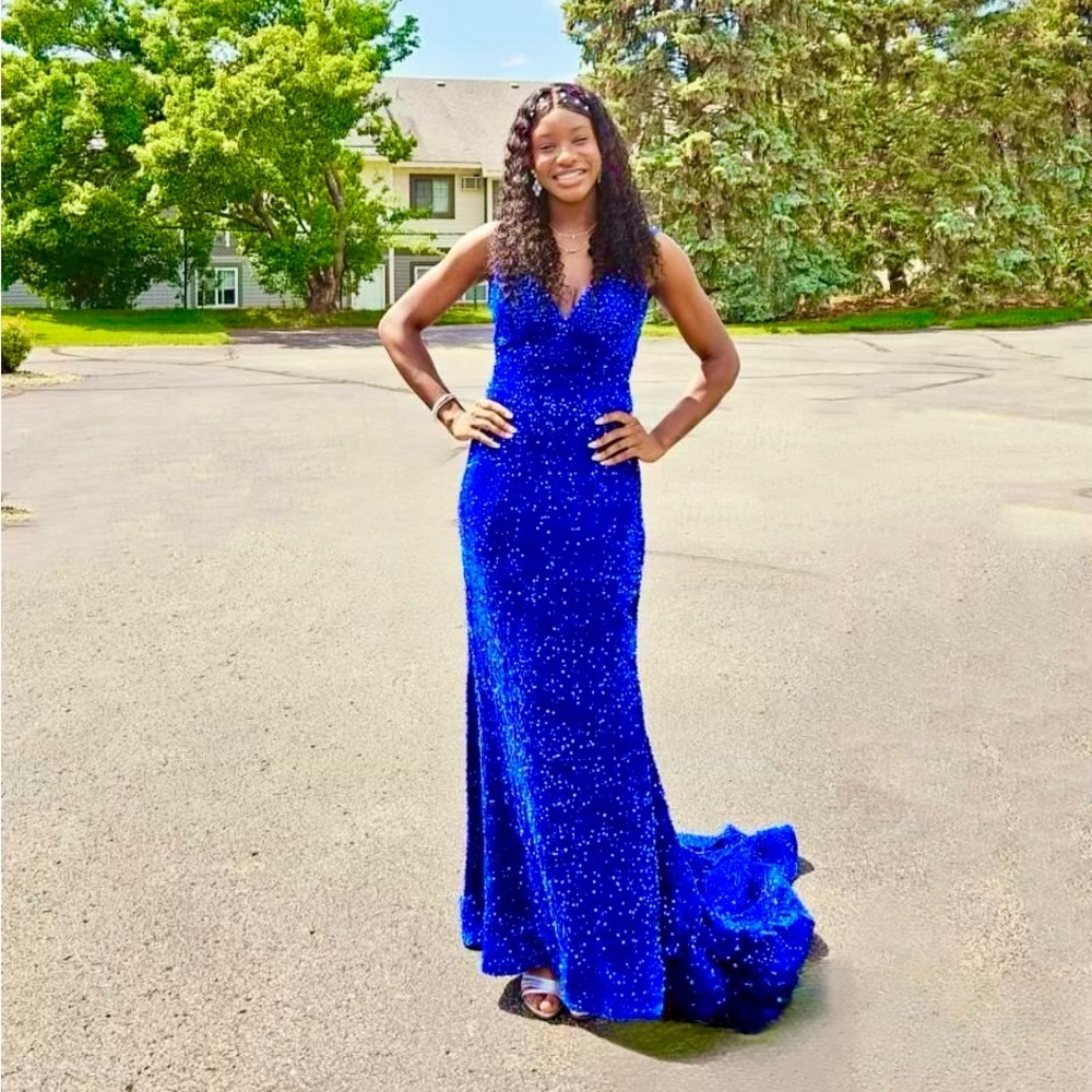 Stunning blue prom/formal dress Sz M